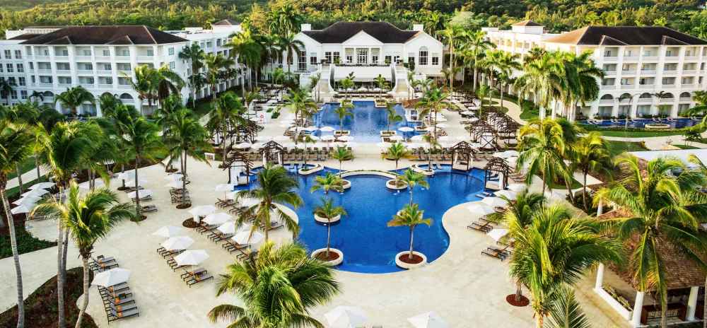 Playa Hotels & Resorts Commemorates 10th Anniversary with Travel Advisor Giveaways